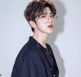 蔡徐坤图片,青春偶像的蜕变之路