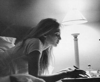 帅哥裸睡照片曝光,帅哥裸睡照片意外曝光引发热议